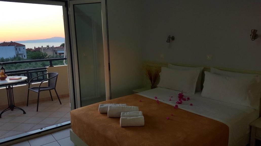 Bonos Apartments Stoúpa Eksteriør bilde