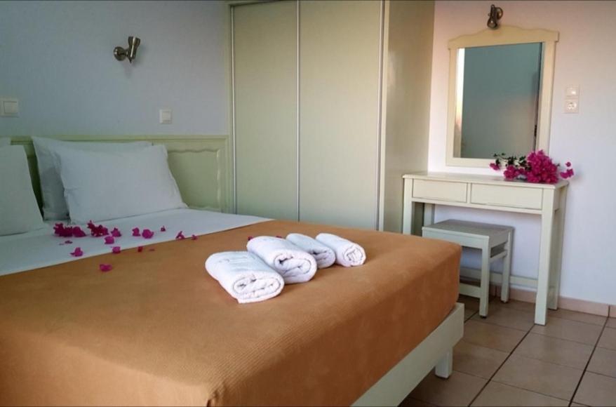 Bonos Apartments Stoúpa Eksteriør bilde
