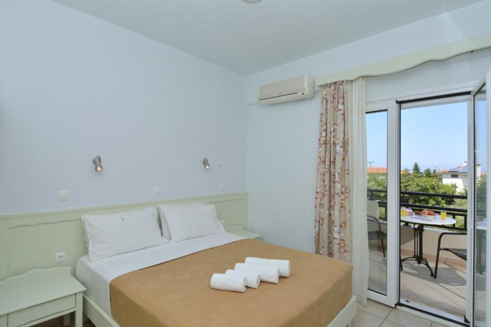 Bonos Apartments Stoúpa Eksteriør bilde