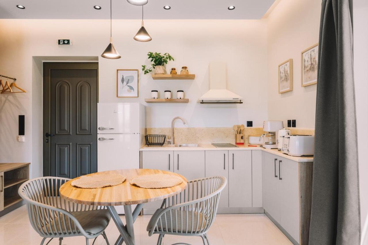 Bonos Apartments Stoúpa Eksteriør bilde